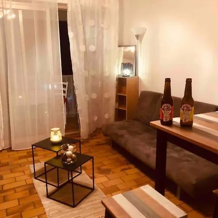 Au Calme A 2min Parking Balcon Wifi Clim!