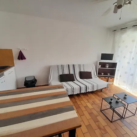 Au Calme A 2min Parking Balcon Wifi Clim!