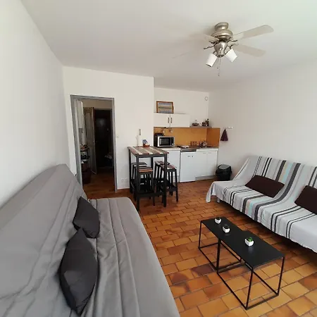 Au Calme A 2min Parking Balcon Wifi Clim! *