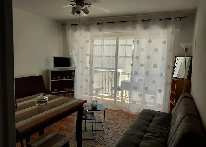 Au Calme A 2min Parking Balcon Wifi Clim! *